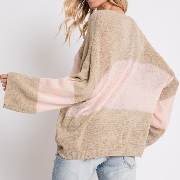 Store Closing‼️  Color Block Oversized Top - Picture 6 of 7